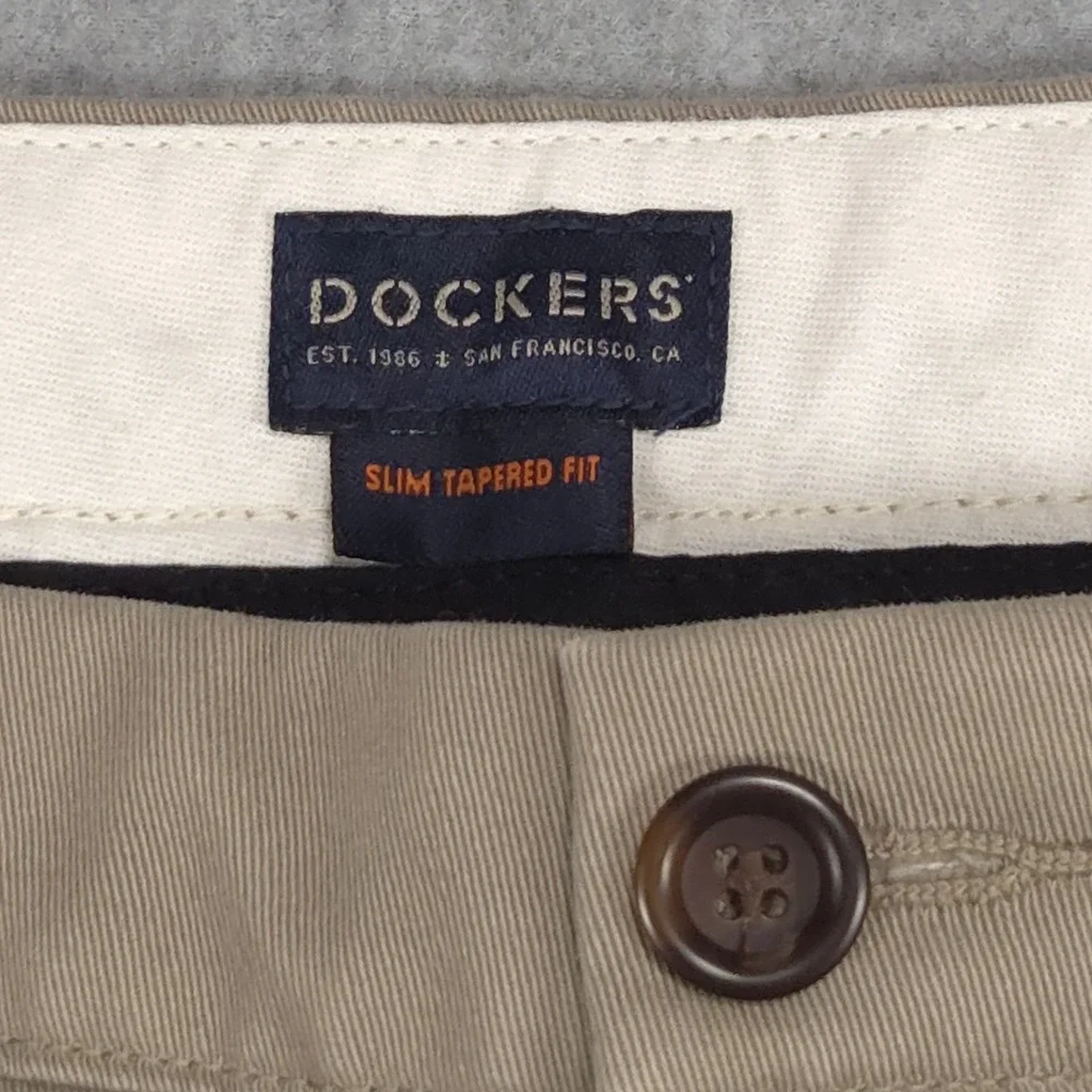 Dockers Mens 38x30 Beige Tan Slim Tapered Flat Front Chino Khaki Pants School